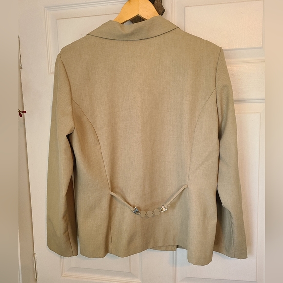 Ilyza New York Woman's Suit Set, Blazer, and Skirt, Size: Large Color: Tan - Picture 6 of 16